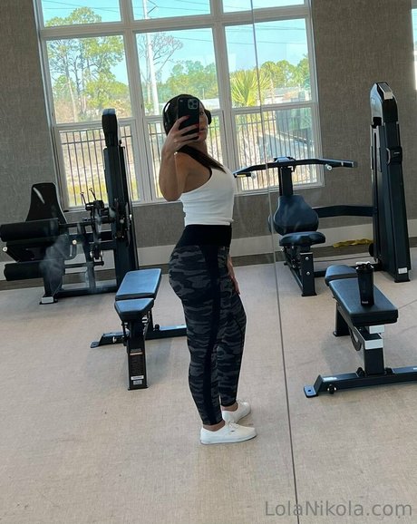 lolanikolavip OnlyFans explizite Inhalte