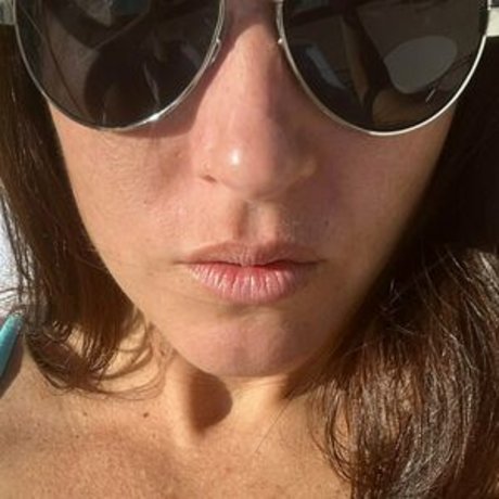 lolanikolavip OnlyFans Bilder