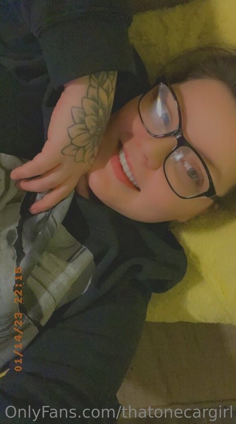 thatonecargirl OnlyFans nackte Brüste