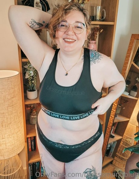 blossomandblue OnlyFans öffentliche Fotos OnlyFans
