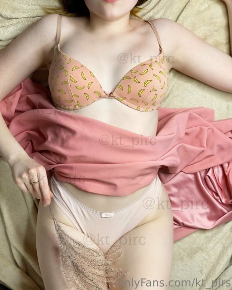 kt pirs OnlyFans nackte Brüste