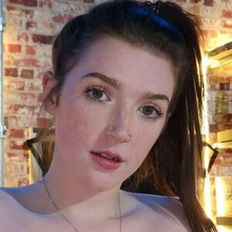 Amyyy oxxo OnlyFans Star