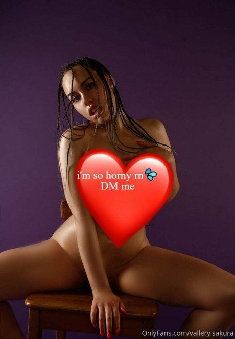vallery sakura Nackt