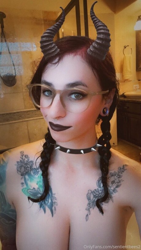 sentientbees2 OnlyFans Inhalte