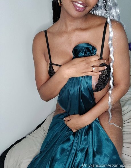 ebunnipurrl OnlyFans explizite Inhalte