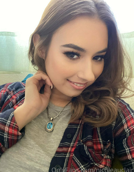 nicoleauclair Leak von OnlyFans Pornografie