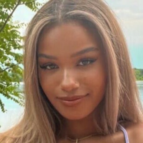 Kayonnha Grant OnlyFans Striptease