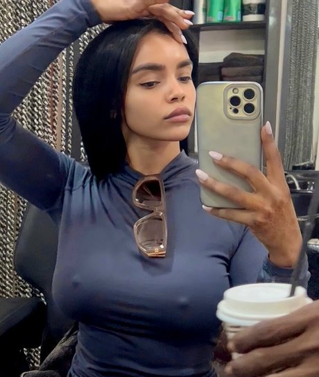 Thurriaa OnlyFans Gratis-Inhalte