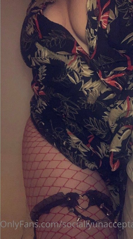 sociallyunacceptablexx OnlyFans-Model