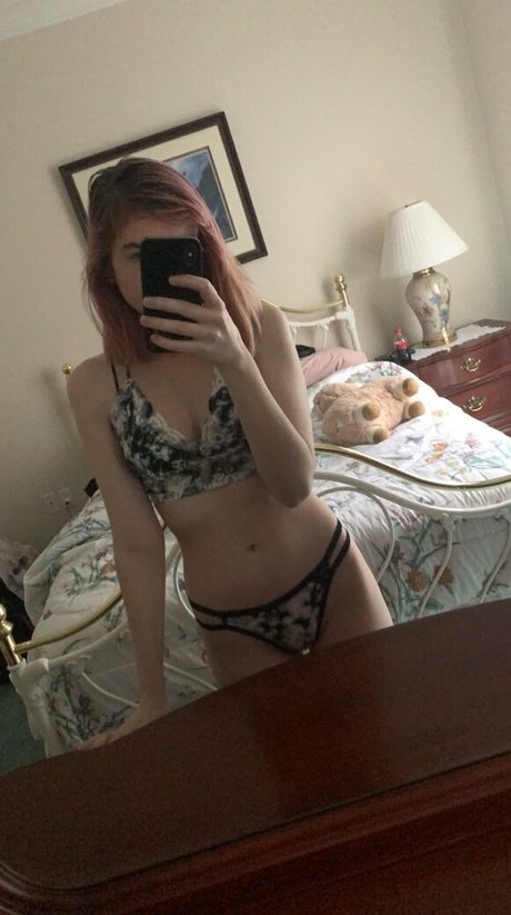 nobinova OnlyFans Nacktbilder geleakt