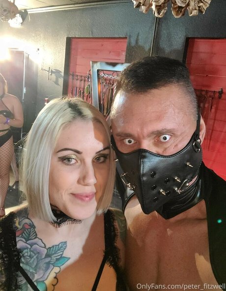 swinger couple OnlyFans Archiv