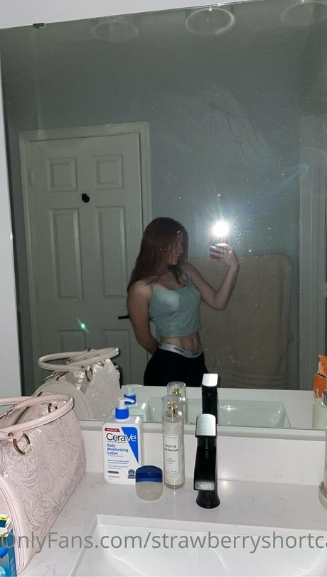 strawberryshortcakes420 OnlyFans-Bilder