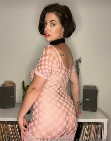 lipstickandlinernotes OnlyFans Leak