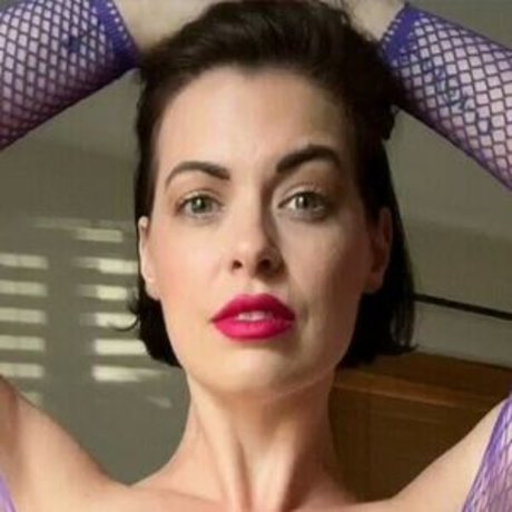 lipstickandlinernotes Sexy OnlyFans