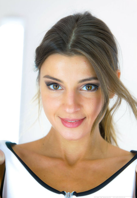 Fitting Room OnlyFans-Creator