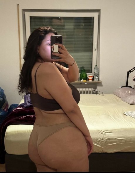 Peachyara NurlyFans-Pornos