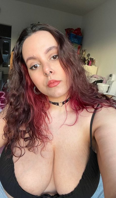 Peachyara Brüste OnlyFans