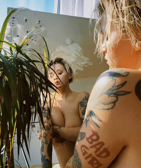 Daria Perel Nacktpornos auf OnlyFans