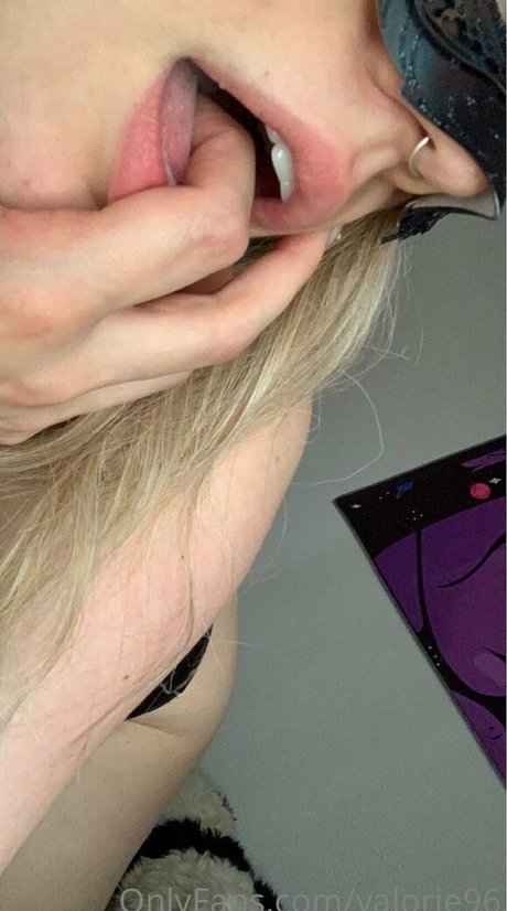 valorie96 OnlyFans nackte Brüste