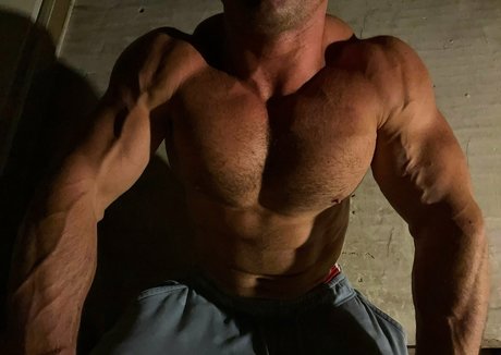 hard8inxhes OnlyFans-Post