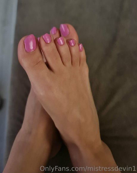 mistressdevin1 OnlyFans Nacktbilder