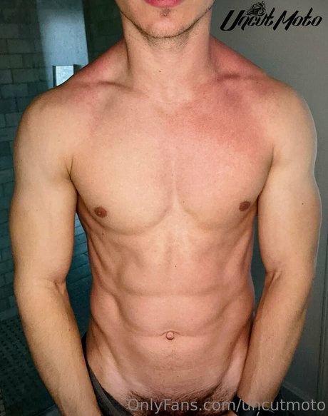 uncutmoto Nacktbilder OnlyFans Geleakt