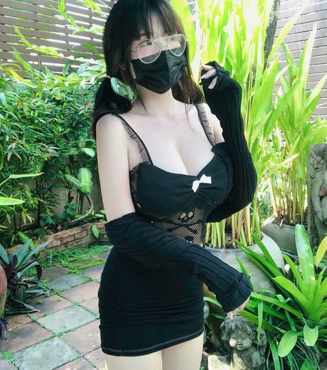 Pinya a_ Leaks von Nacktbildern auf OnlyFans