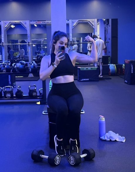 Sloane Wolf OnlyFans Leaj