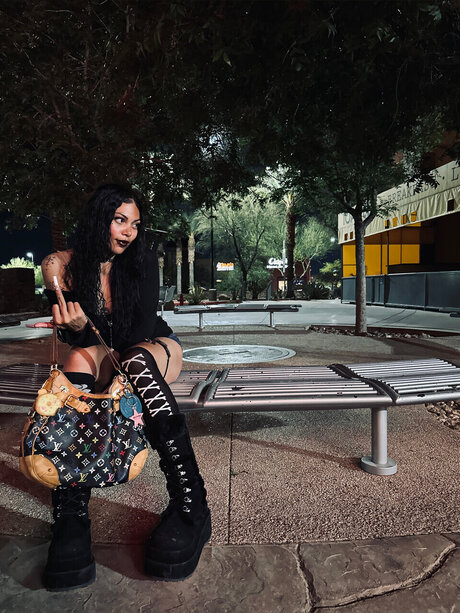 Mistress Trinity Nacktbilder von OnlyFans