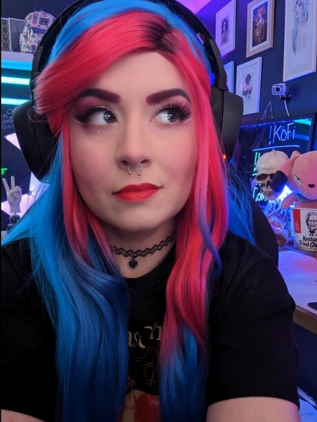 Zombee OnlyFans explizite Inhalte