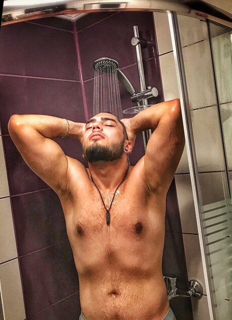 F L O R I N C H R I S T I A N OnlyFans nackte Brüste