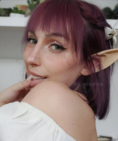 Lily Seraphine OnlyFans explizite Inhalte