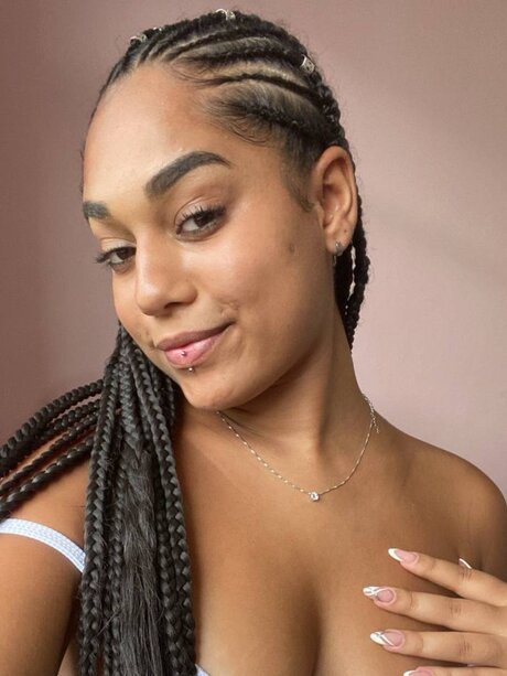 Luara Souza OnlyFans-Leaks