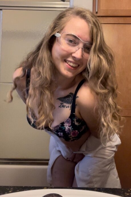 Caroline P Your fav college baby_ Nacktpornos auf OnlyFans
