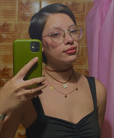 Belu Leaks von Nacktbildern auf OnlyFans