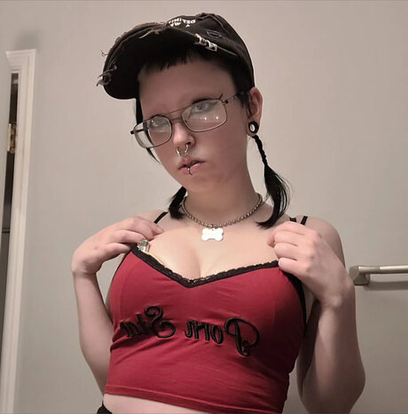 Ren Ghoul OnlyFans explizite Inhalte