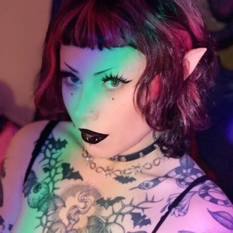 Serafina Scream X OnlyFans-Bilder