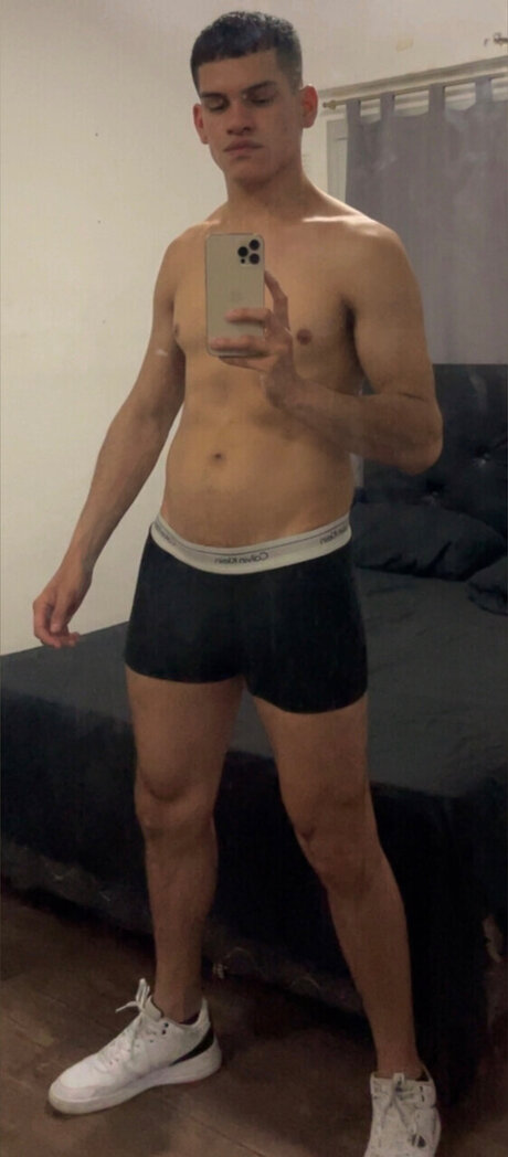 HENDRIX 20K_ Nackt auf OnlyFans