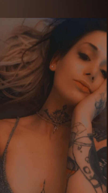 shhhh Nackt auf OnlyFans