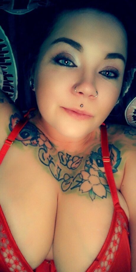 Raven Kennish Neue geleakte OnlyFans-Inhalte