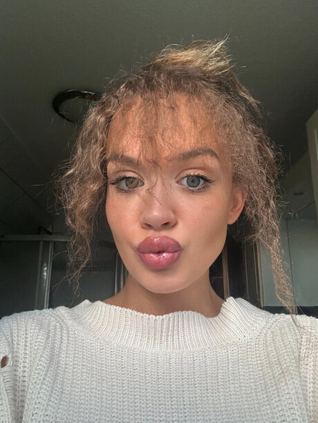 Lilly Malika Neue geleakte OnlyFans-Inhalte