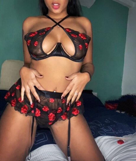 Shary_ OnlyFans Leaj