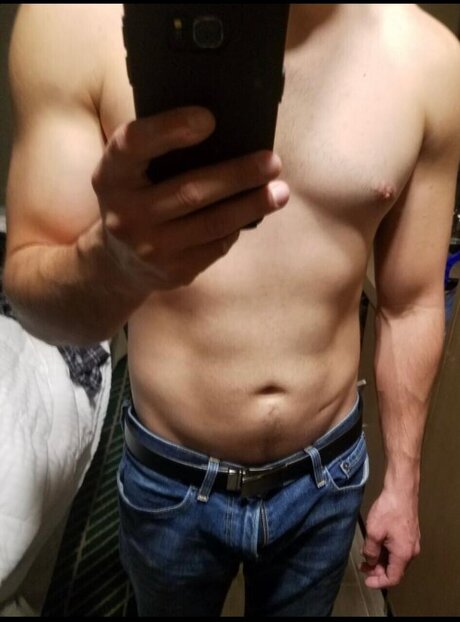 DL action Nacktbilder von OnlyFans geleakt