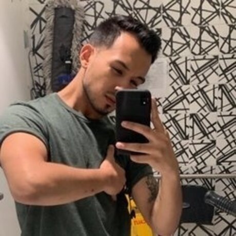 Carlos Trujillo Jr_ OnlyFans Bilder