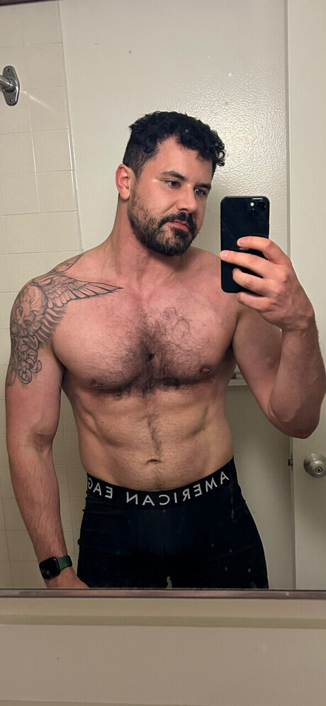 Aaron Bearon_ NurlyFans-Brüste