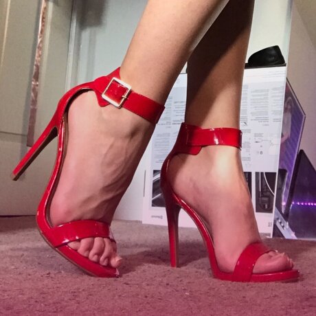 Lily s Heels OnlyFans Nacktbilder geleakt