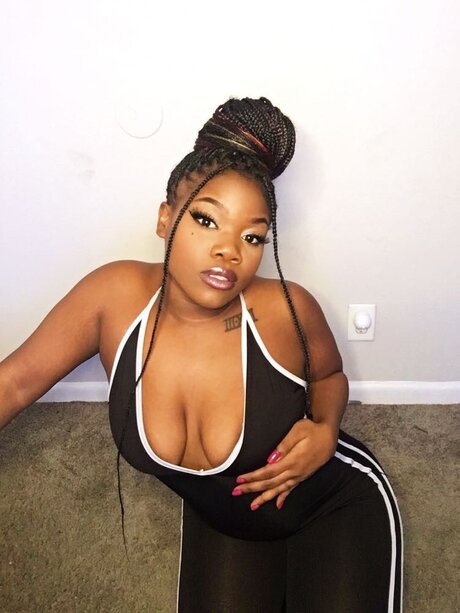 Venus Juice queen OnlyFans Pornografie