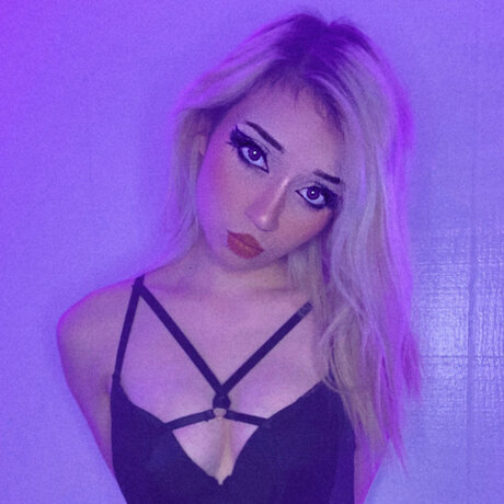 Izzispit Nackt auf OnlyFans