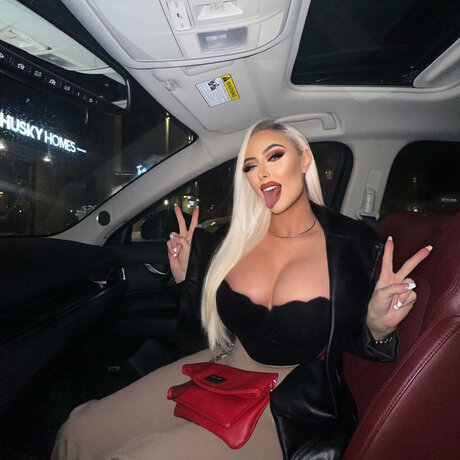 Sasha Carmine OnlyFans-Inhalte