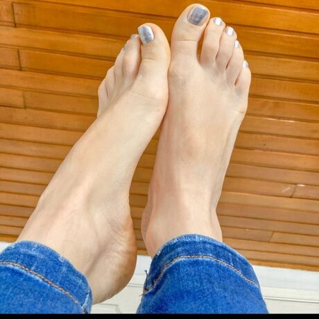 Paulina s Feet Colombian White Wrinkles Neuer OnlyFans Leak